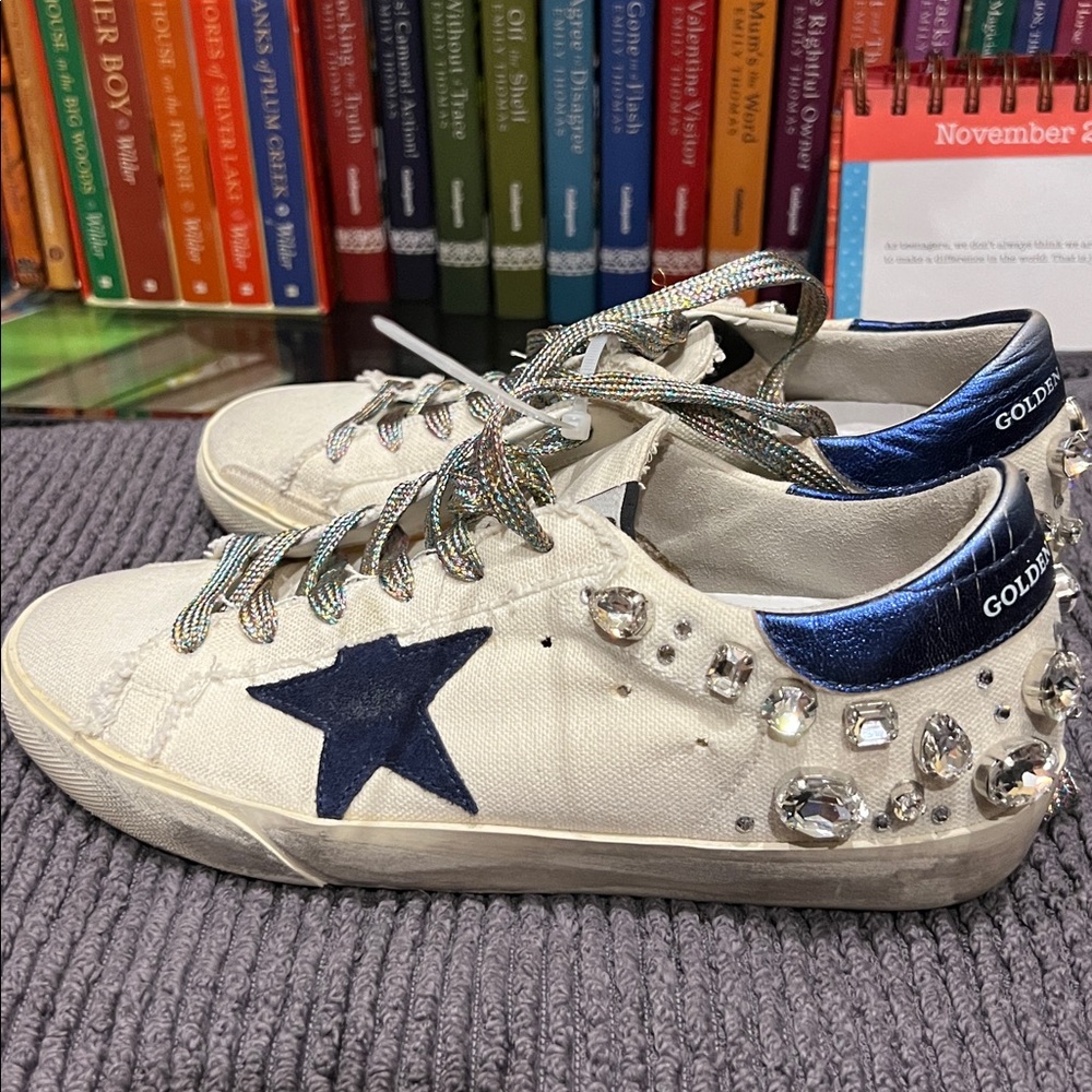 GOLDEN GOOSE limited
Size 37 Superstar Sneaker Embellished - Picture 2 of 16